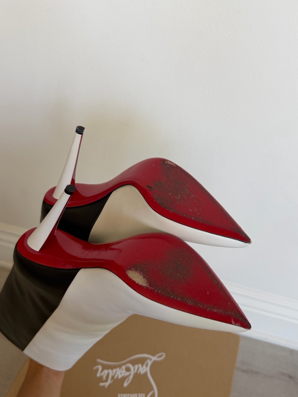 Louboutin Astrilarge 100mm Two-Tone Leather Ankle Boots - Picture 5 of 12